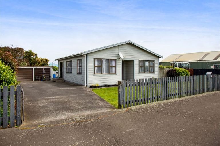 Photo of property in 68 South Road, Manaia, 4612