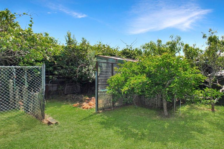 Photo of property in 7 Beach Street, Tangimoana, 4822
