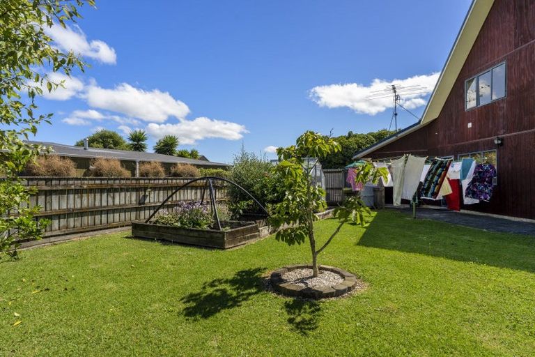 Photo of property in 14 Tararua Crescent, Otaki, 5512