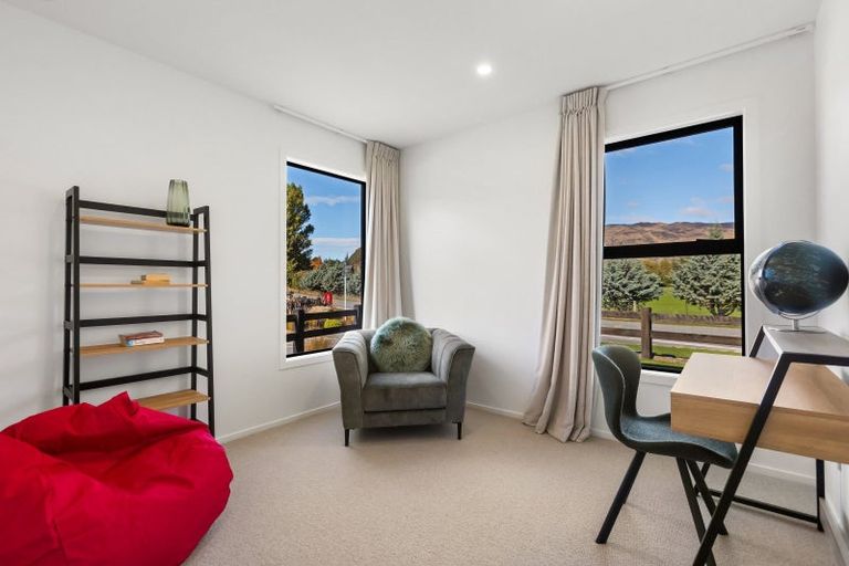 Photo of property in 1 Kamana Rise, Wanaka, 9382