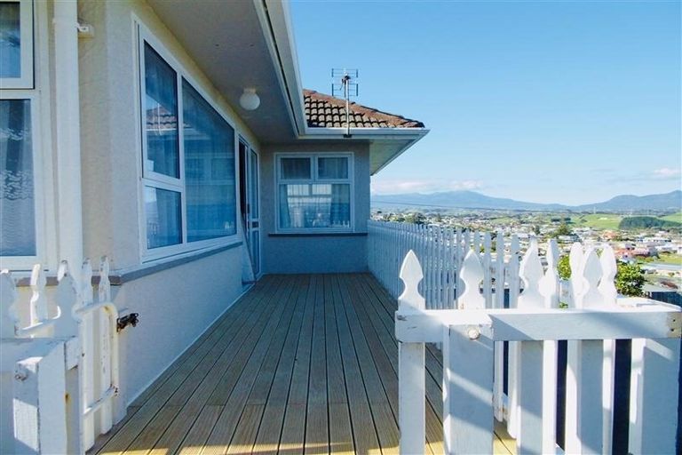 Photo of property in 19 Scott Street, Moturoa, New Plymouth, 4310