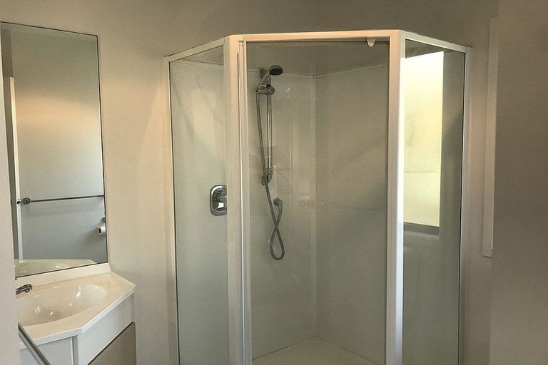 Photo of property in 14/3 The Avenue, Albany, Auckland, 0632