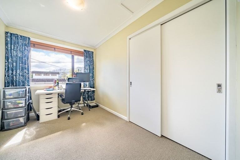 Photo of property in 17 Mcgowan Road, Wainuiomata, Lower Hutt, 5014