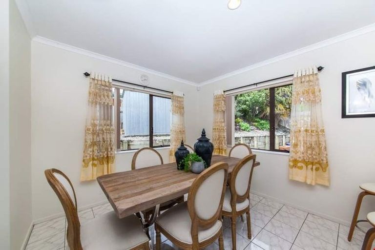 Photo of property in 28 Brookwood Drive, Henderson, Auckland, 0612