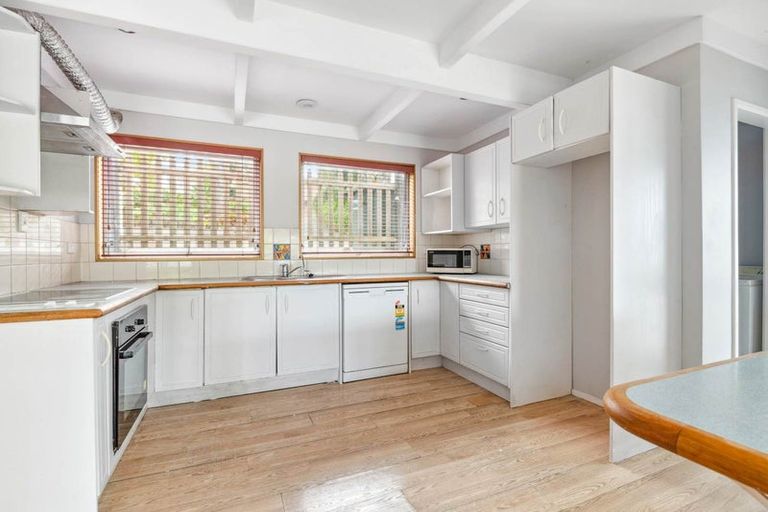 Photo of property in 33 Meadowvale Avenue, Forrest Hill, Auckland, 0620