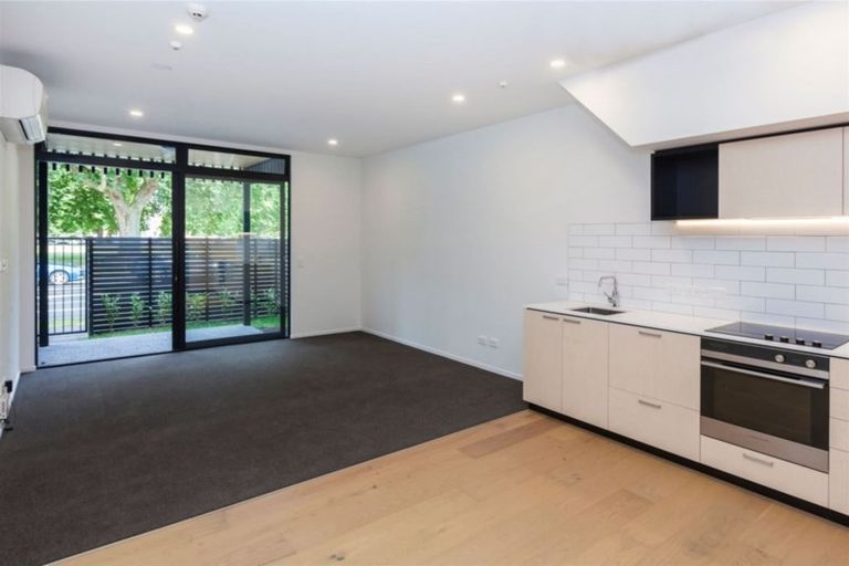 Photo of property in 2/34 Cranmer Square, Christchurch Central, Christchurch, 8013