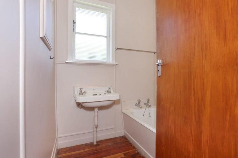 Photo of property in 11 Totara Street, Marton, 4710