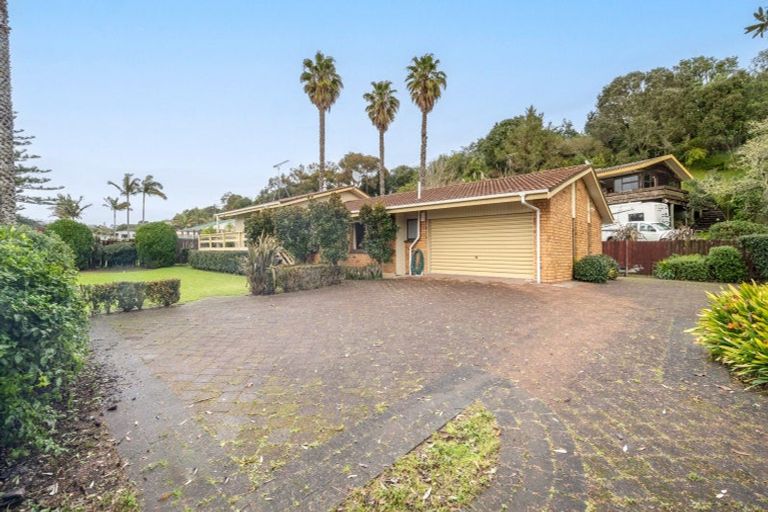 Photo of property in 22 Rogers Avenue, Eastern Beach, Auckland, 2012