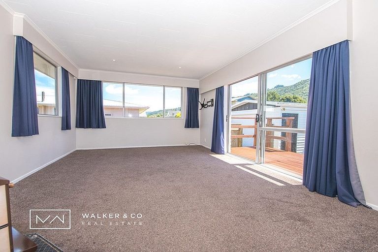 Photo of property in 25 California Drive, Totara Park, Upper Hutt, 5018