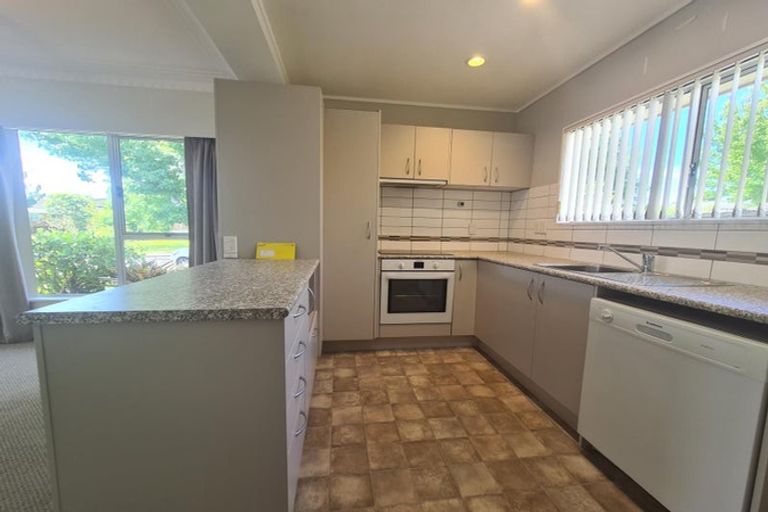 Photo of property in 1/32 Matuhi Rise, Henderson, Auckland, 0612