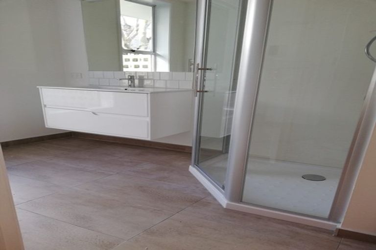 Photo of property in 10 Kingsgate Place, Burnside, Christchurch, 8053