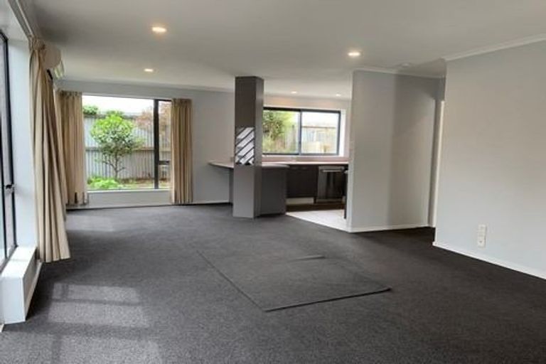 Photo of property in 26b Lake Terrace Road, Burwood, Christchurch, 8061