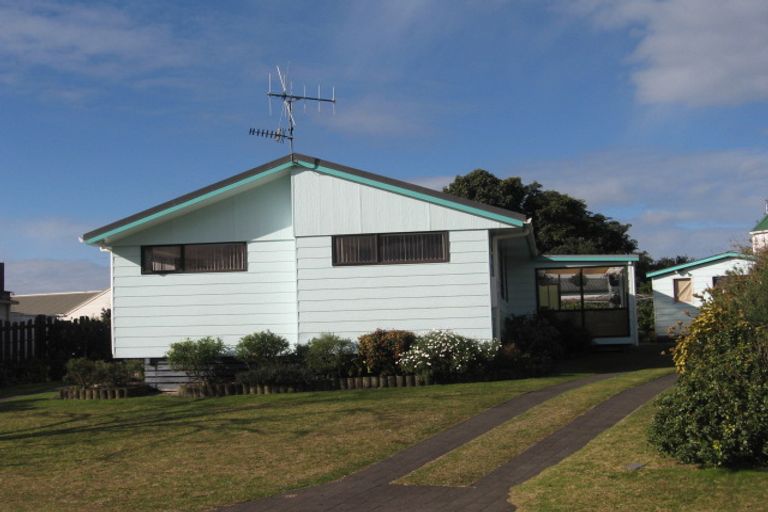 Photo of property in 2 Chestnut Grove, Tairua, 3508