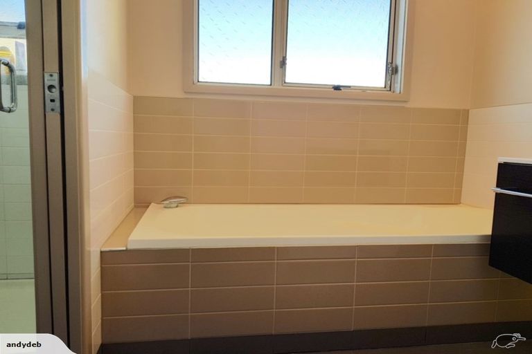 Photo of property in 126 Somerfield Street, Somerfield, Christchurch, 8024