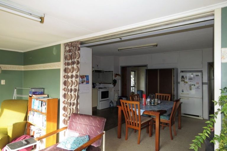 Photo of property in 17 Russell Street, Westport, 7825