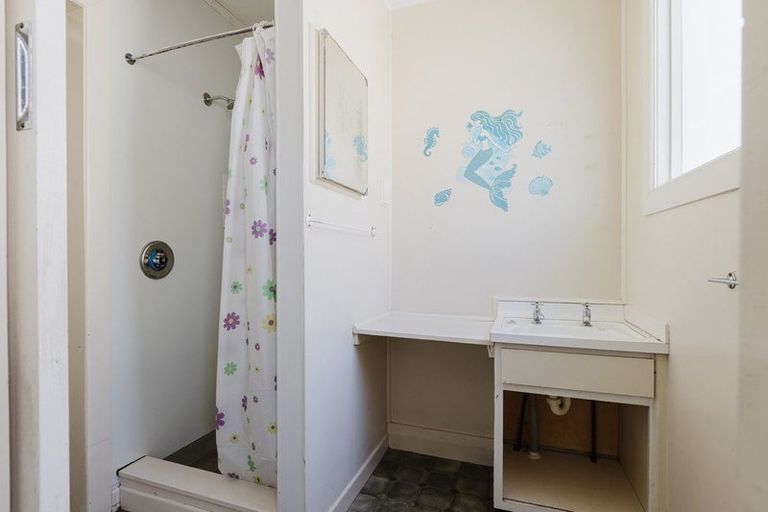 Photo of property in 23 Bourke Street, Palmerston North, 4410