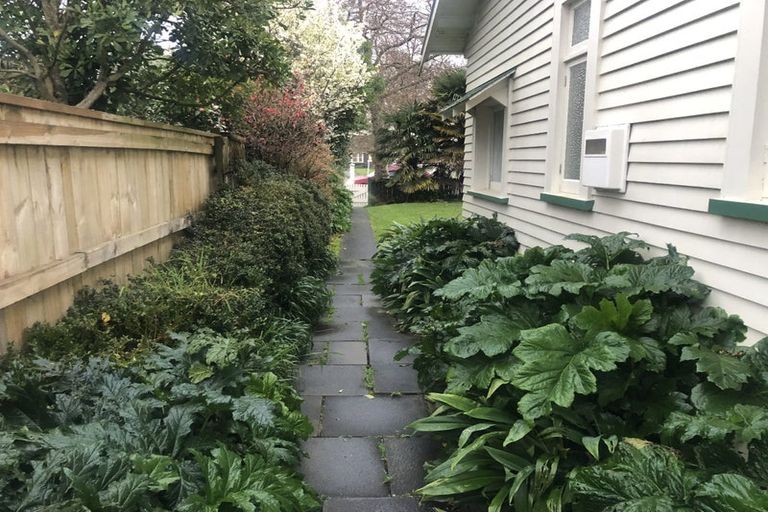 Photo of property in 225 Fitzherbert Avenue, West End, Palmerston North, 4410