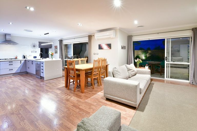 Photo of property in 6 Raabia Close, Parakai, 0830