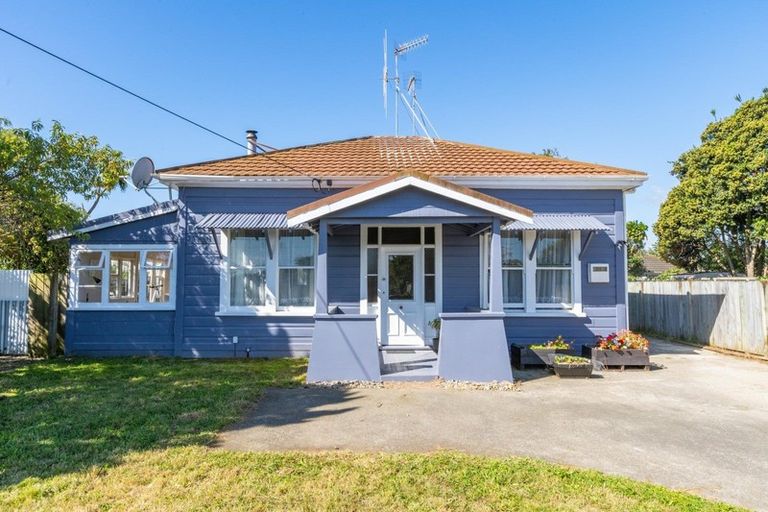 Photo of property in 52 Kirk Street, Otaki, 5512