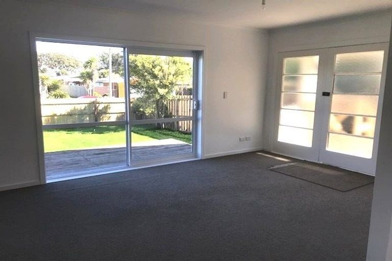 Photo of property in 2/203 Estuary Road, South New Brighton, Christchurch, 8062
