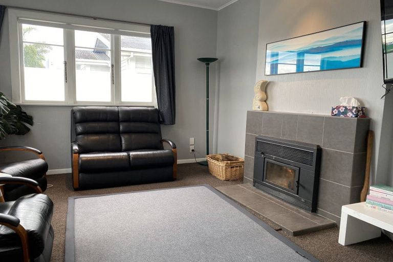 Photo of property in 77 Tahunanui Drive, Tahunanui, Nelson, 7011