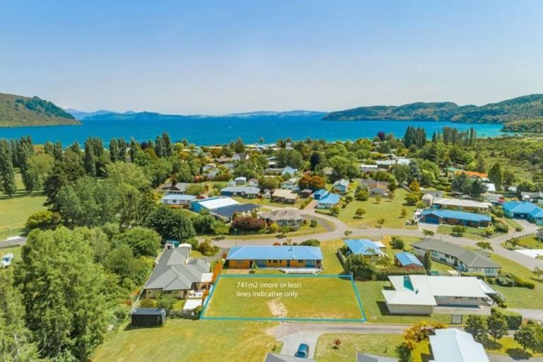 Photo of property in 35 Lakemere Way, Kinloch, Taupo, 3377