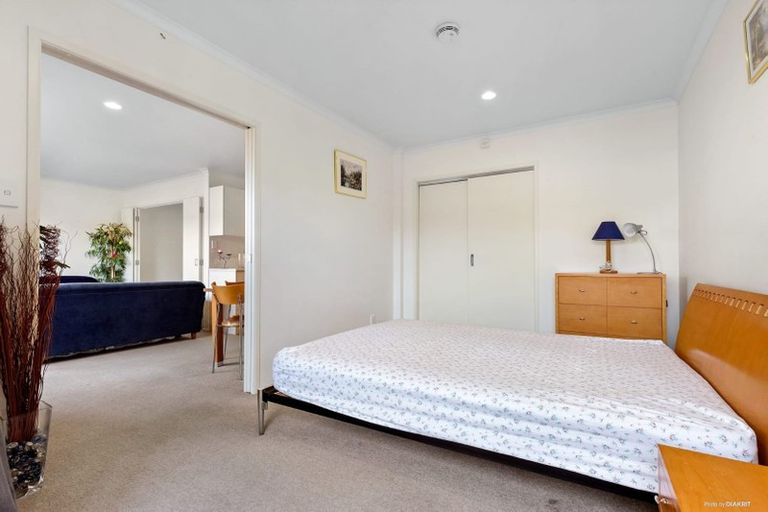 Photo of property in 16c/30 Westward Ho, Glen Eden, Auckland, 0602