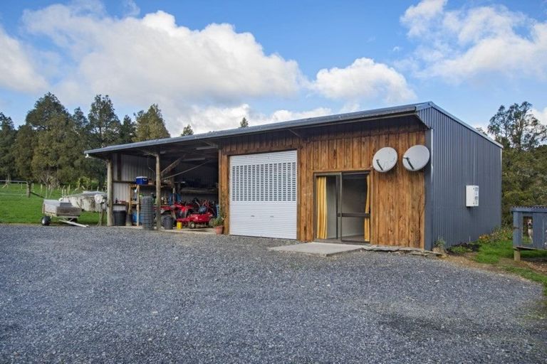 Photo of property in 942 Tapuhi Road, Hukerenui, Hikurangi, 0182