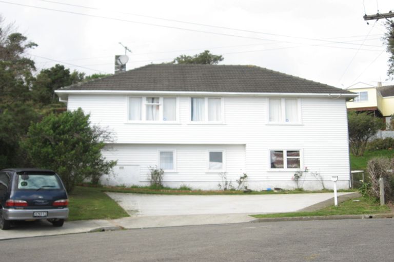 Photo of property in 9 Berkshire Grove, Cannons Creek, Porirua, 5024