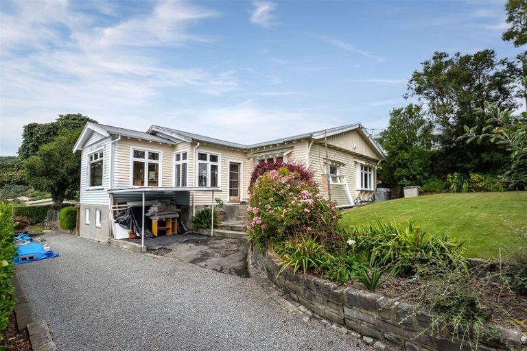 Photo of property in 61 Moncks Spur Road, Redcliffs, Christchurch, 8081