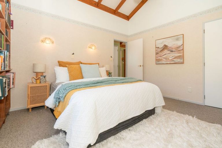 Photo of property in 3 Avenue North Road, Levin, 5510