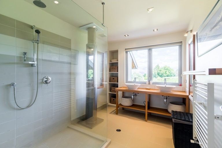 Photo of property in 5 Ridgecrest, Wanaka, 9305