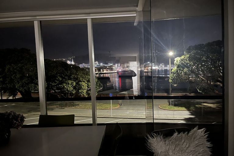 Photo of property in 2/130 Oriental Parade, Oriental Bay, Wellington, 6011
