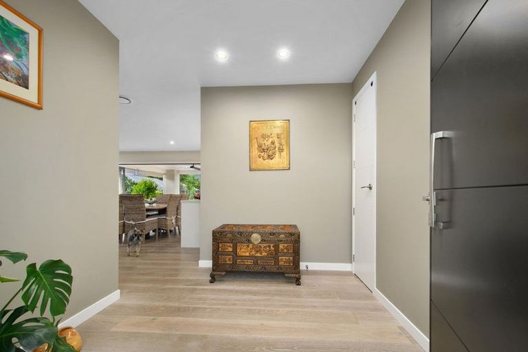 Photo of property in 16 Korako Drive, Kumeu, 0810