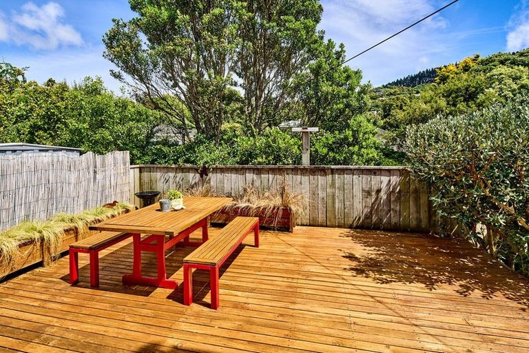Photo of property in 35 Lincoln Avenue, Tawa, Wellington, 5028