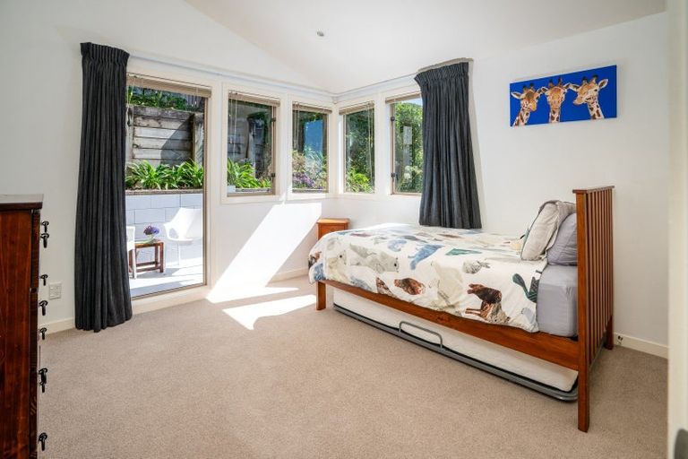 Photo of property in 23 Doris Gordon Crescent, Crofton Downs, Wellington, 6035