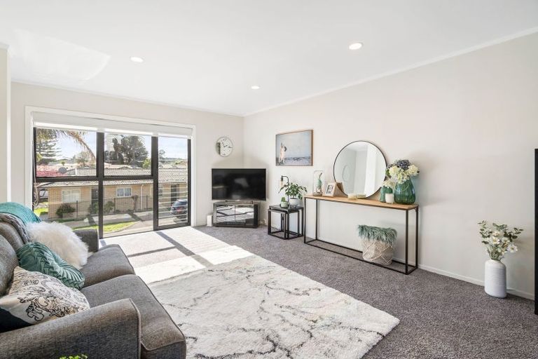 Photo of property in 18 Kevale Place, Manurewa, Auckland, 2102