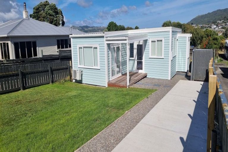 Photo of property in 5 Bay Drive, Titahi Bay, Porirua, 5022