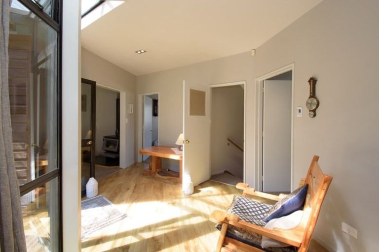 Photo of property in 25 Avalon Crescent, Fernhill, Queenstown, 9300