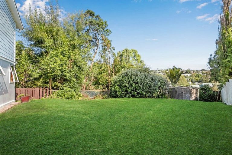 Photo of property in 107a Brian Crescent, Stanmore Bay, Whangaparaoa, 0932