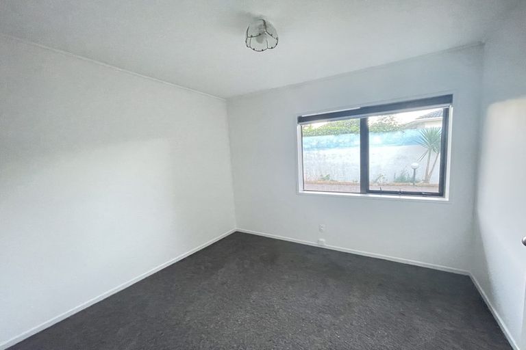 Photo of property in 9 Liam Place, Half Moon Bay, Auckland, 2012