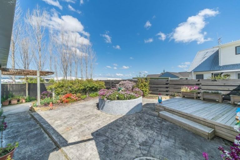 Photo of property in 66 Hillcrest Drive, Kelvin Grove, Palmerston North, 4414