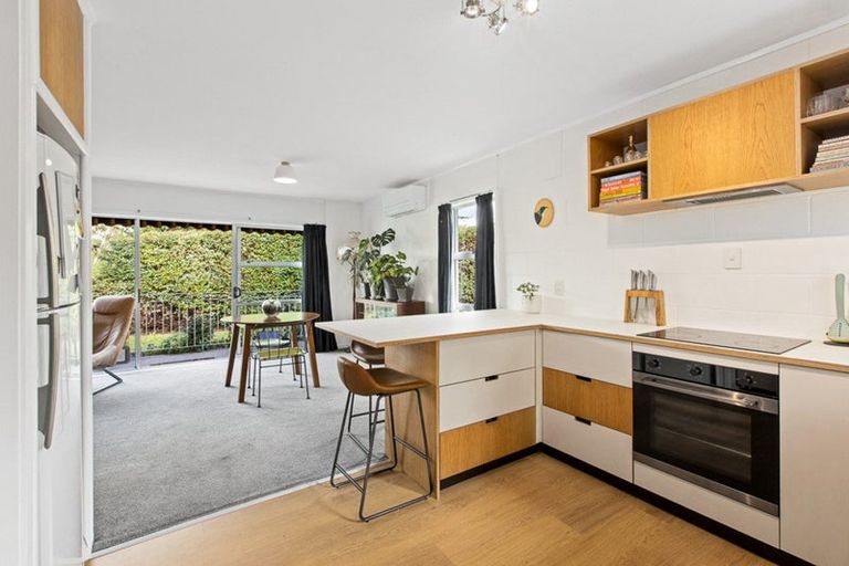 Photo of property in 1/15 Trojan Crescent, New Lynn, Auckland, 0600