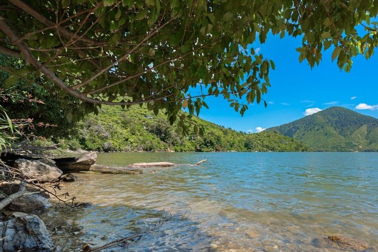 Photo of property in 230 Moetapu Bay Road, Moetapu Bay, Linkwater, 7282