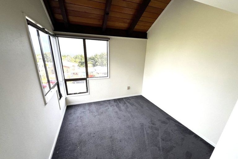 Photo of property in 22 Goodwood Drive, Goodwood Heights, Auckland, 2105