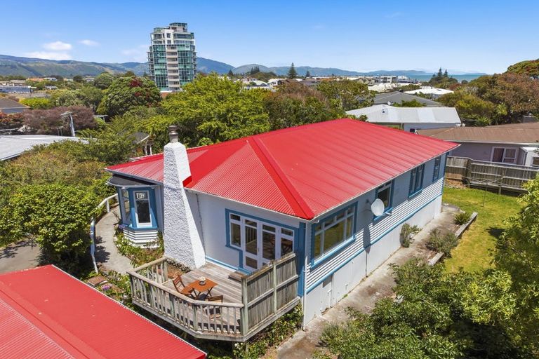 Photo of property in 15 Golf Road, Paraparaumu Beach, Paraparaumu, 5032