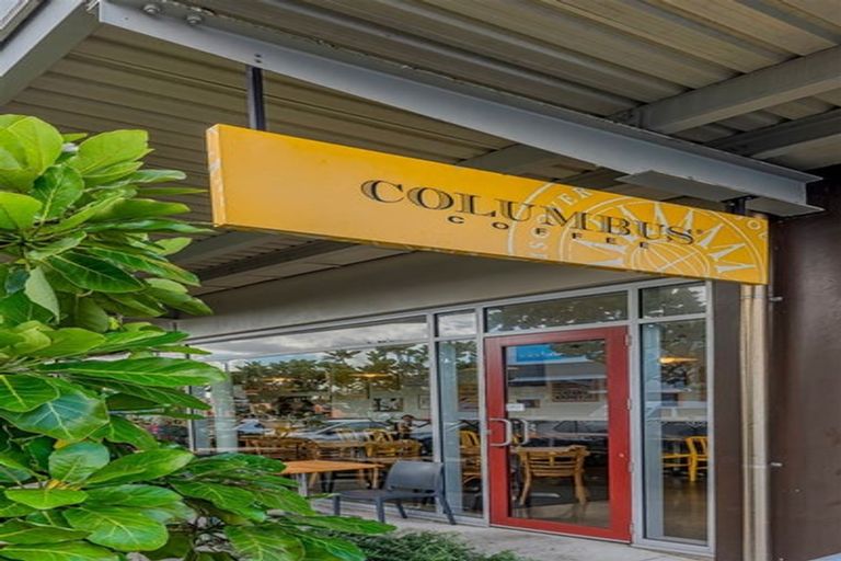 Photo of property in 1/8 Westward Ho, Glen Eden, Auckland, 0602