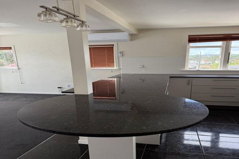 Photo of property in 2/18 Tahi Terrace, Glen Eden, Auckland, 0602