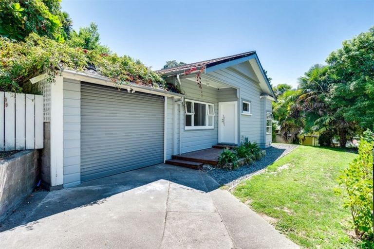 Photo of property in 30 Coote Road, Bluff Hill, Napier, 4110