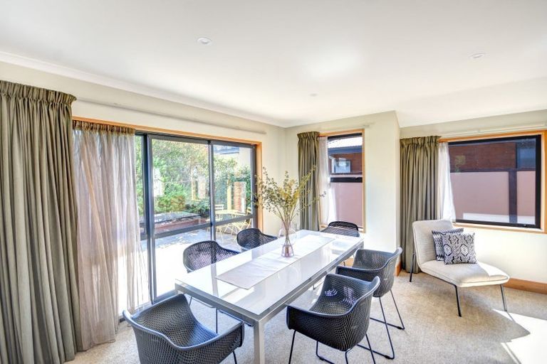 Photo of property in 33 Macandrew Road, South Dunedin, Dunedin, 9012